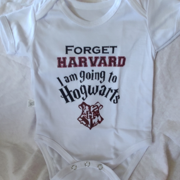 Other - Brand NWOT Hogwarts onesie size medium